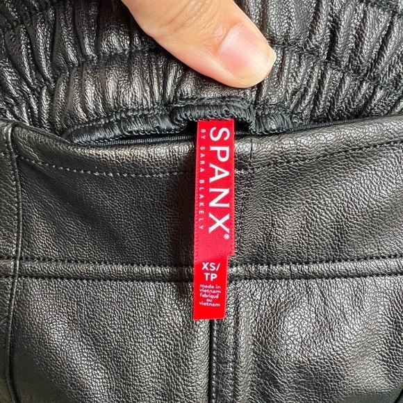 SPANX Faux Leather Jogger Pants NWOT - Picture 3 of 5